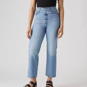 Levi’s  Ribcage Straight Ankle Jeans In Light Wash | Size 27W x 24L